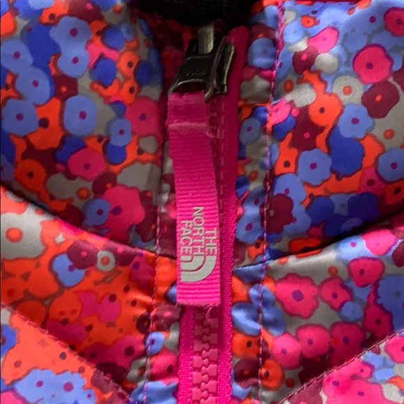 EUC The North Face Aconcagua 550 Down jacket - Picture 11 of 11